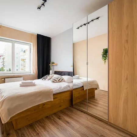 Metro Ursynow Superior By Bookinghost Warszawa