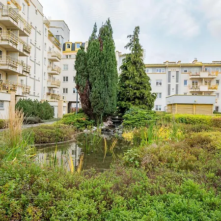 Metro Ursynów Superior By Bookinghost *